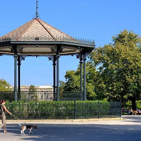 Nadiona Red & Cream דירה *