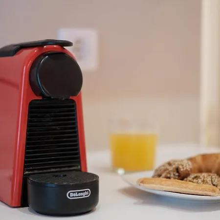 דירה Nadiona Red & Cream *