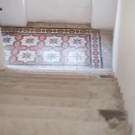 Nadiona Red & Cream *