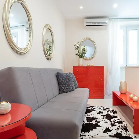 Nadiona Red & Cream * Corfu (city)