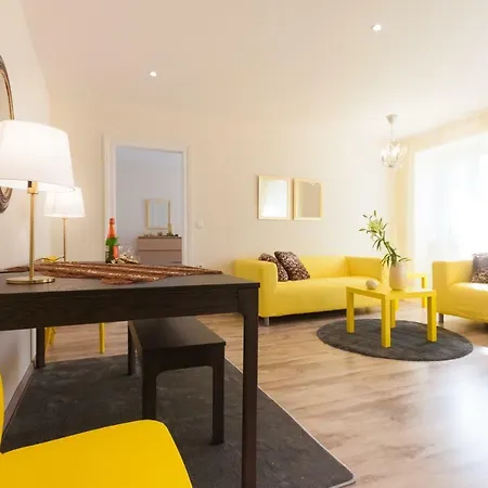 Nadiona Red & Cream *