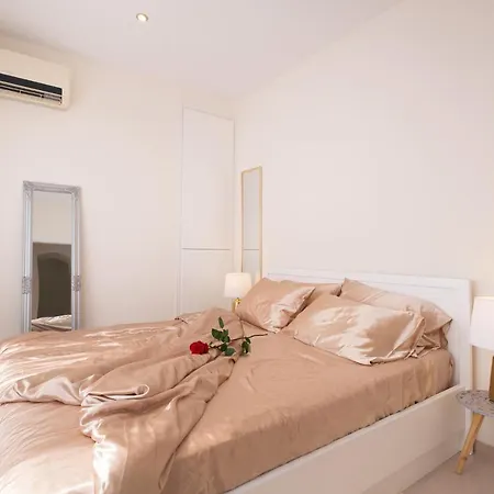 Nadiona Red & Cream Apartment Corfu (city)